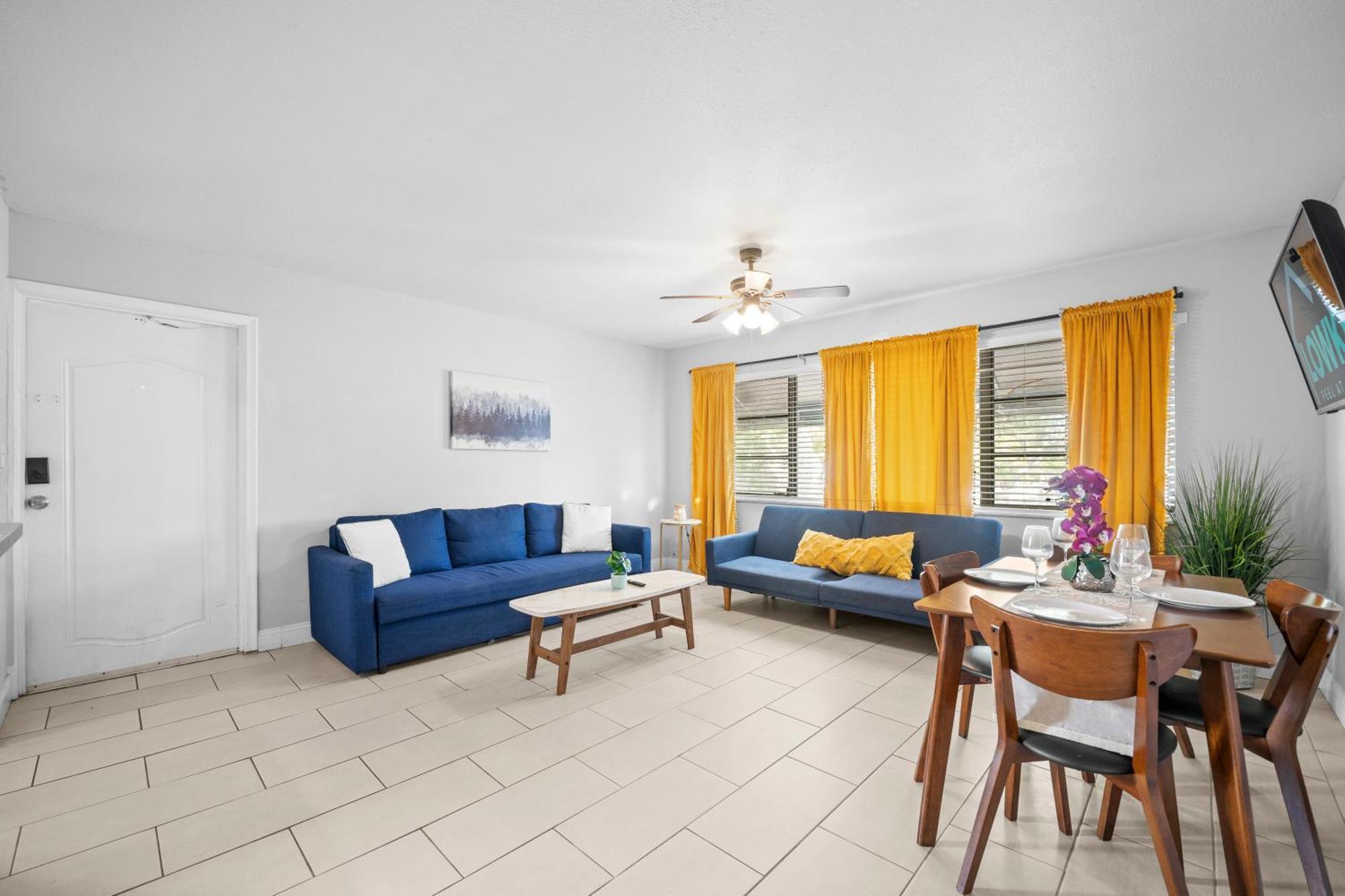 Bayview By Lowkl Apartment